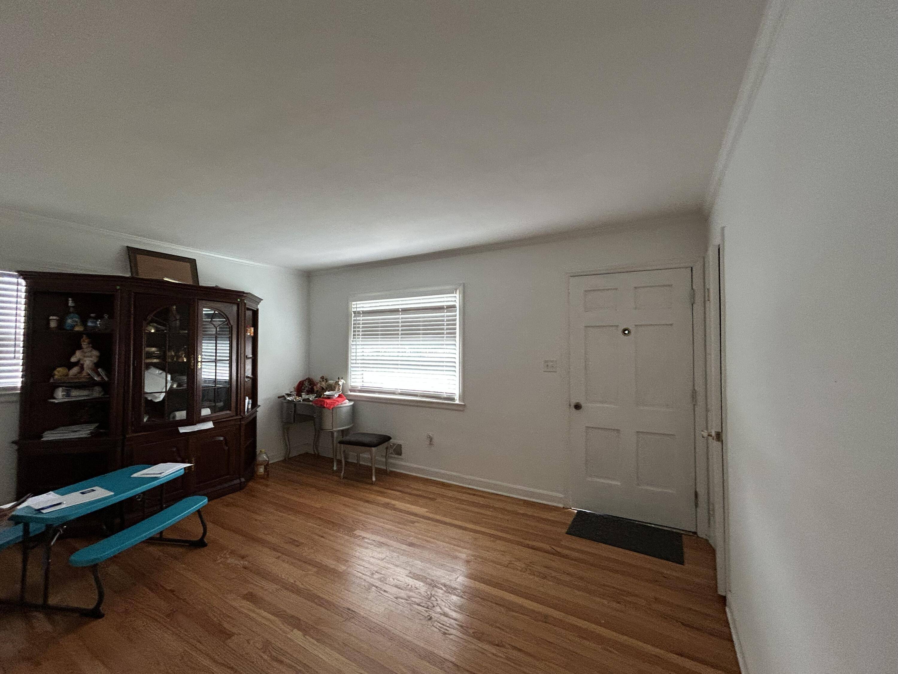 Roanoke, VA 24012,223 Oaklawn AVE