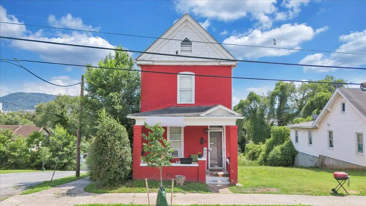 Roanoke, VA 24017,302 Patton AVE