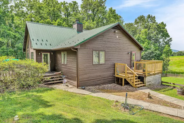 1865 Parrish RD, Goodview, VA 24095