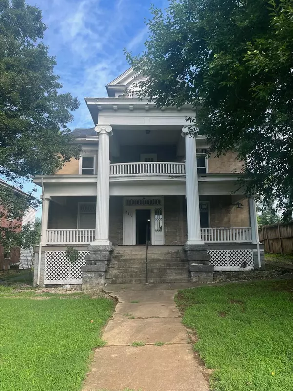 Roanoke, VA 24016,813 13th ST #& 821