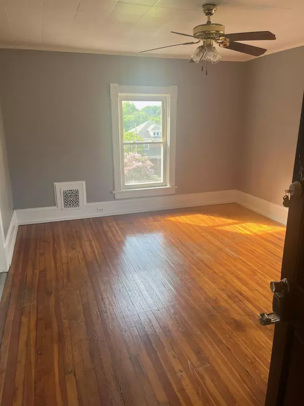 Roanoke, VA 24016,813 13th ST #& 821