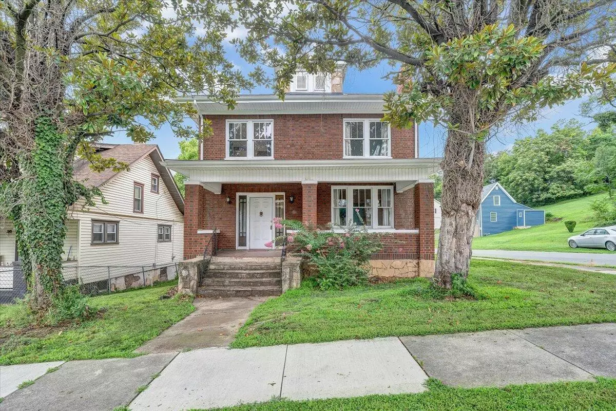 Roanoke, VA 24016,610 8th ST