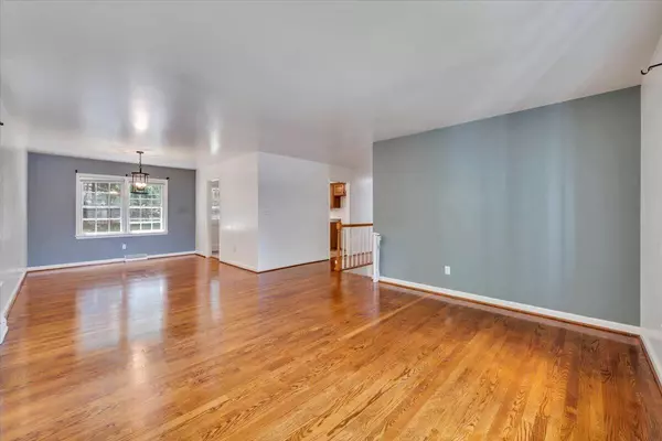 Roanoke, VA 24018,4005 Chaparral DR