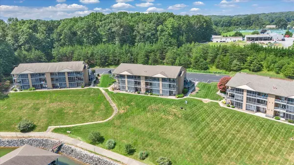 Huddleston, VA 24104,1055 Mariners WAY #21