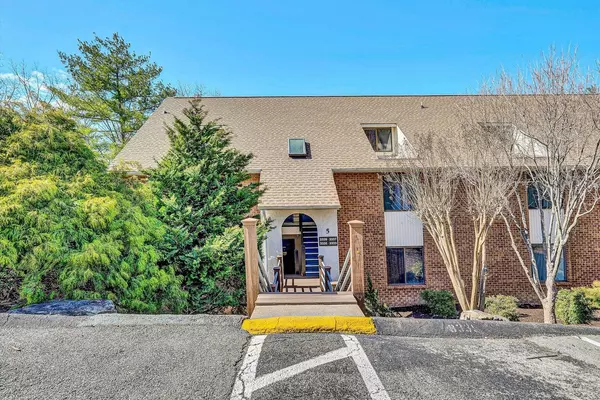3339 Forest Ridge RD, Roanoke, VA 24018