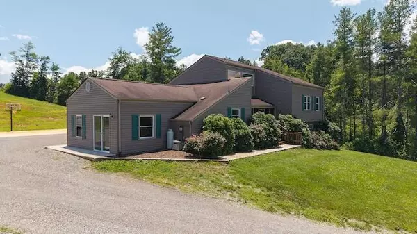 6000 Ferrum Mountain RD, Callaway, VA 24067