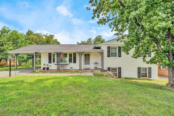 917 Colbourne AVE, Vinton, VA 24179