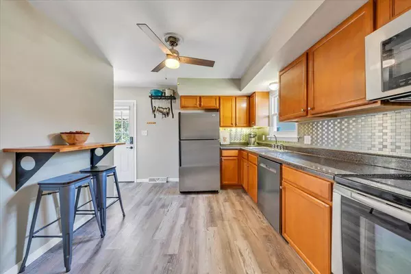 Roanoke, VA 24015,2236 Mountain View TER