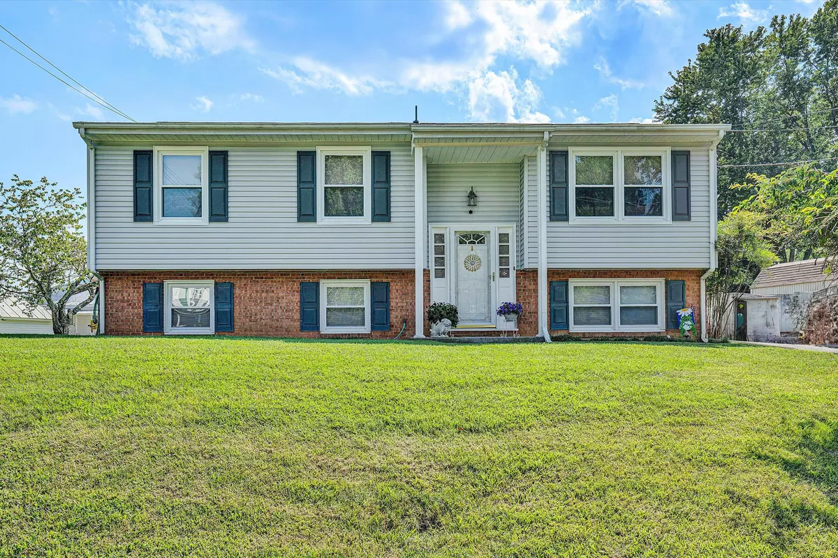 Roanoke, VA 24014,1629 Indian Rock RD