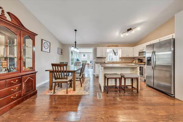 Salem, VA 24153,637 Catawba DR