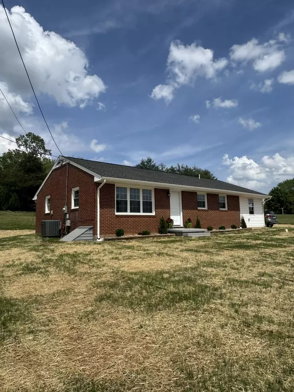 Glade Hill, VA 24092,3779 Old Franklin Tpke