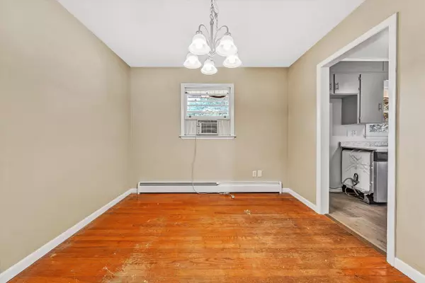 Roanoke, VA 24018,3153 Shorthorn DR