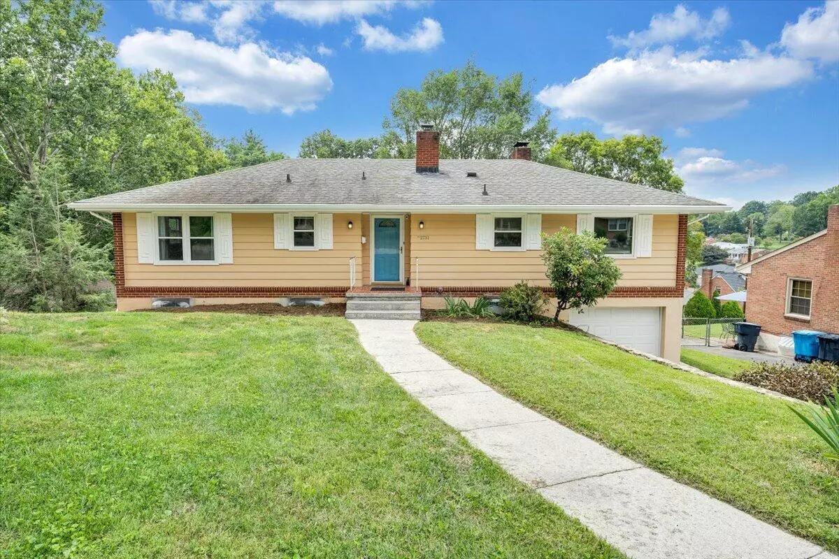 Roanoke, VA 24015,2731 Fawn RD