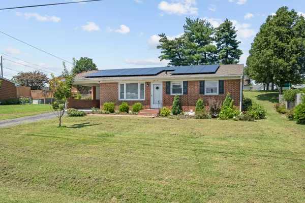 Roanoke, VA 24012,2812 Arrington DR