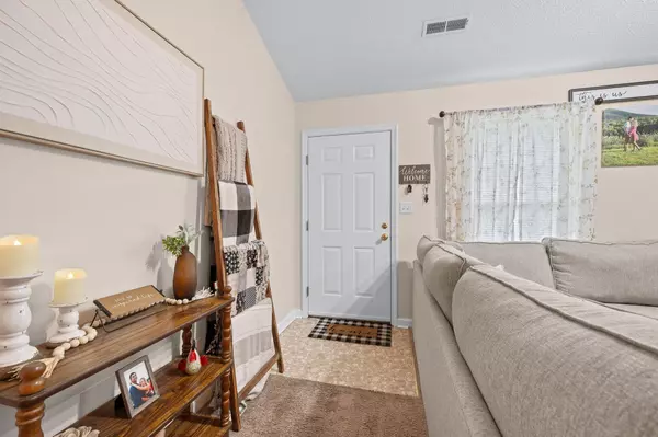 Lynchburg, VA 24502,73 Forest AVE