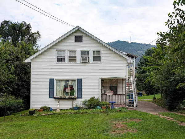 Roanoke, VA 24013,1015 Pechin AVE
