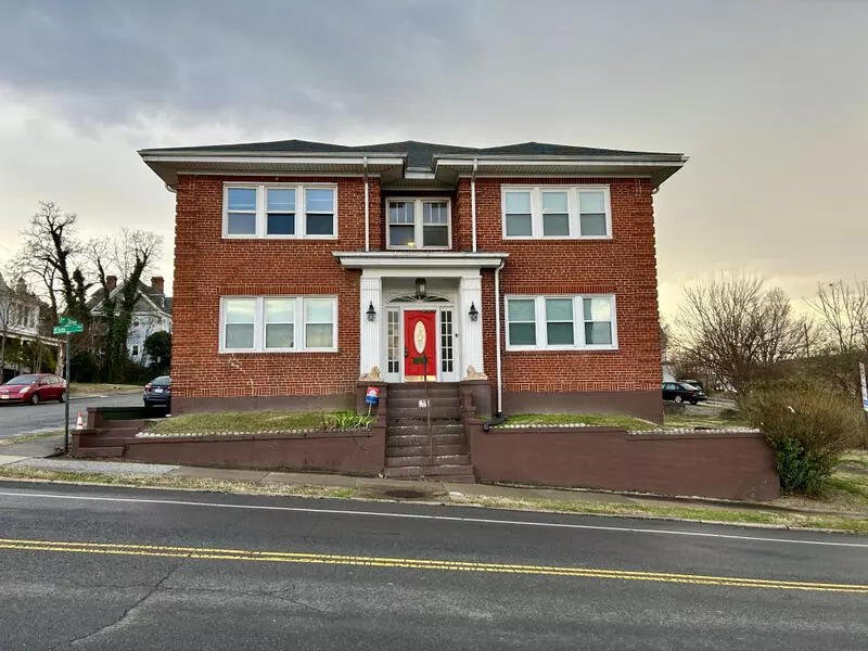 Roanoke, VA 24016,202 Elm AVE Unit B2