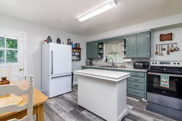 Roanoke, VA 24018,3506 Bunker Hill DR