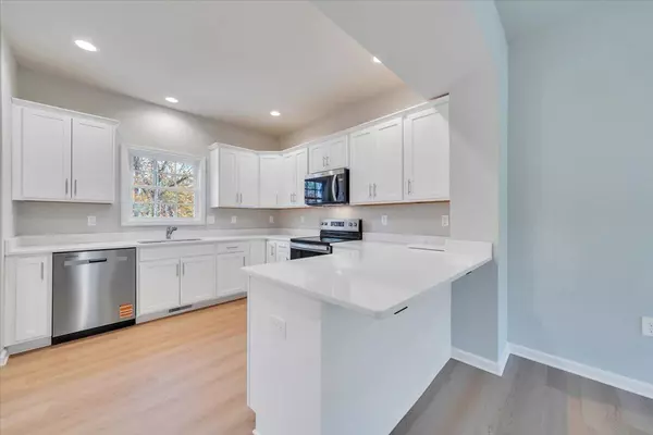 Salem, VA 24153,320 Woodside DR