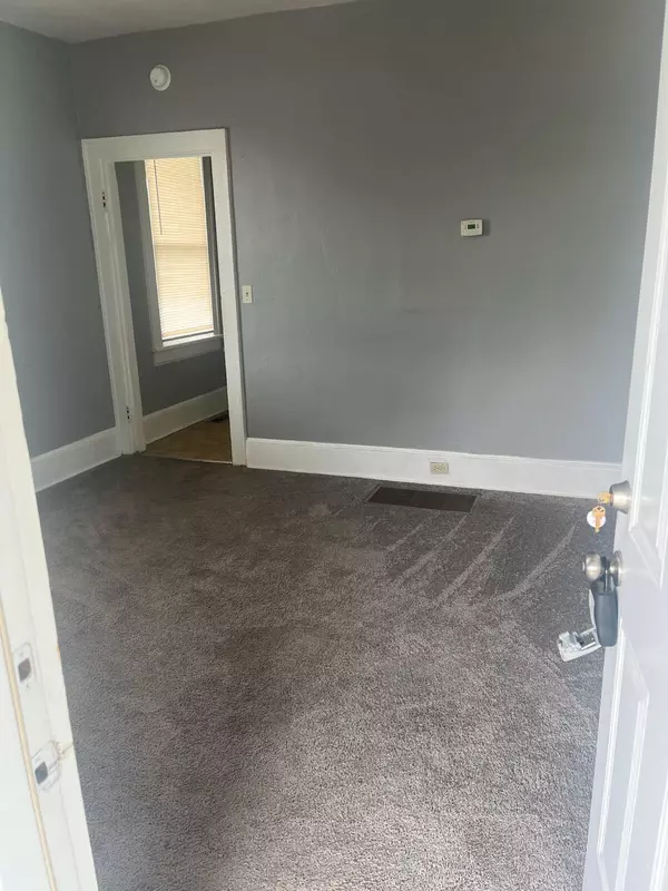 Roanoke, VA 24016,4 12 1/2 ST