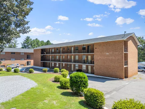 200 Ridge View LN Unit Apt  48, Bassett, VA 24055