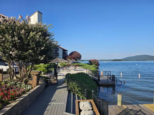 Penhook, VA 24137,6605 Smith Mountain RD #101