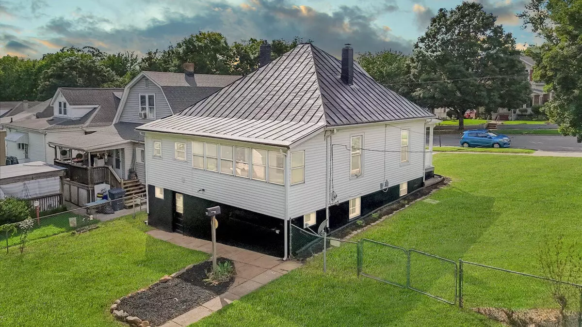 Roanoke, VA 24013,1127 Montrose AVE