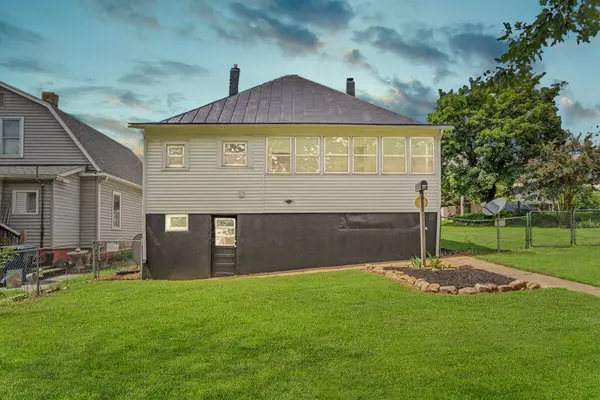 Roanoke, VA 24013,1127 Montrose AVE