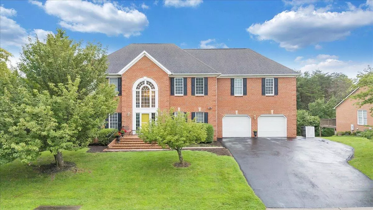 Roanoke, VA 24012,5018 Carter Grove LN