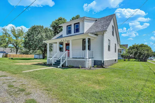 402 7th ST, Salem, VA 24153