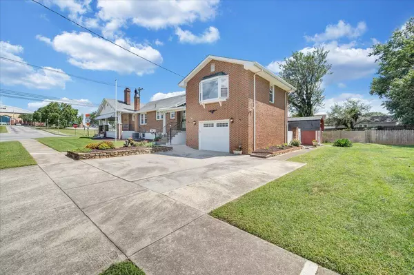 Salem, VA 24153,1002 Roanoke BLVD