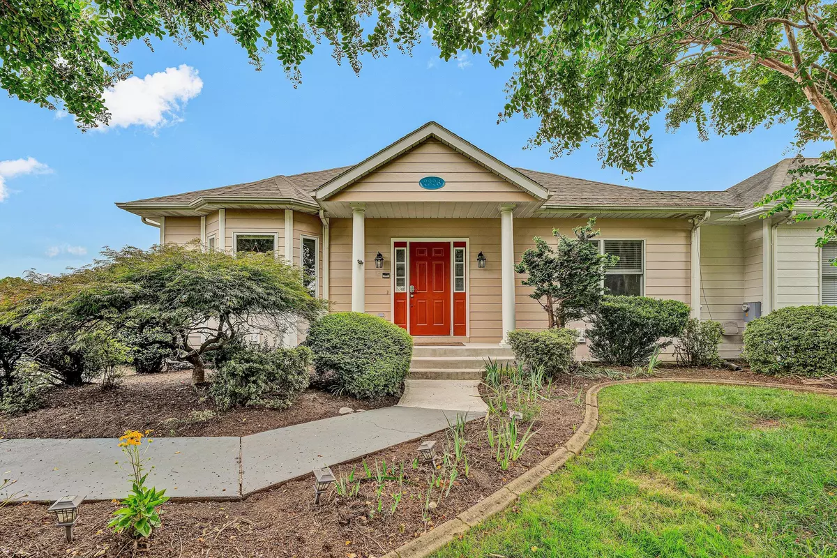 Huddleston, VA 24104,2326 Lake Retreat RD