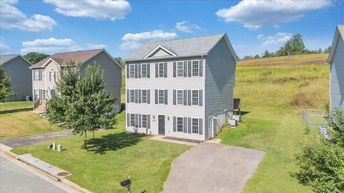 Rocky Mount, VA 24151,416 Old Fort RD