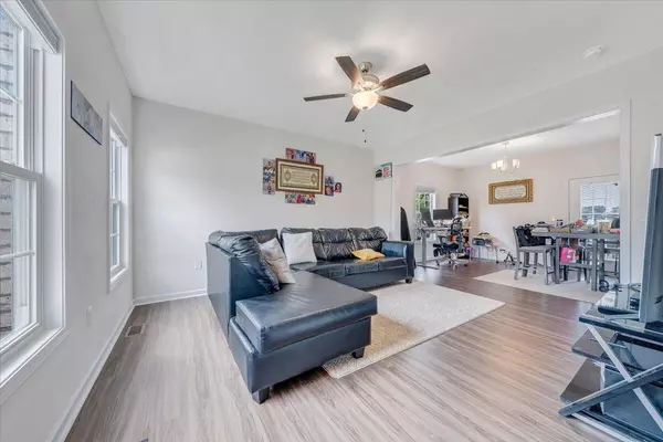 Vinton, VA 24179,2064 Heys LN