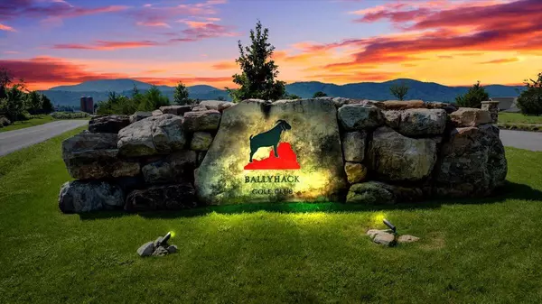 Roanoke, VA 24014,3878 Ballyhack TRL
