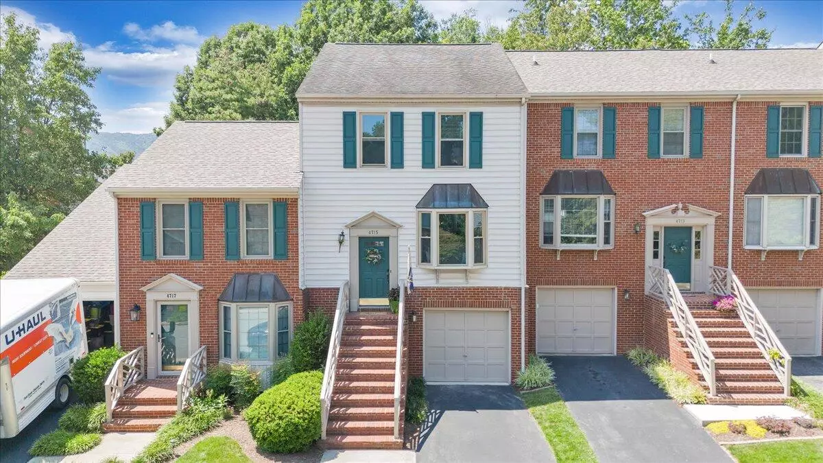 Roanoke, VA 24018,4715 Wembley PL