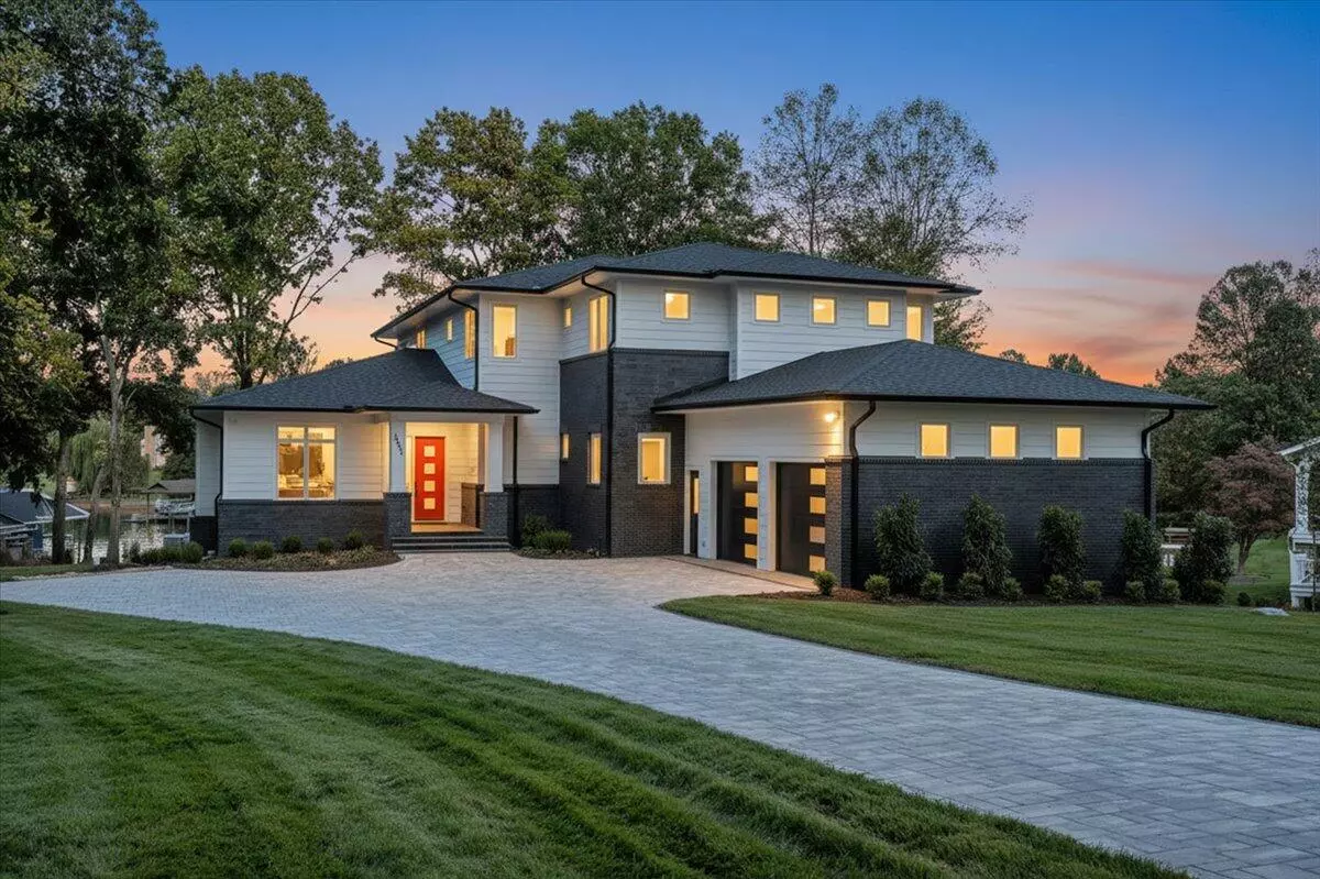 Penhook, VA 24137,2650 Waters Edge DR