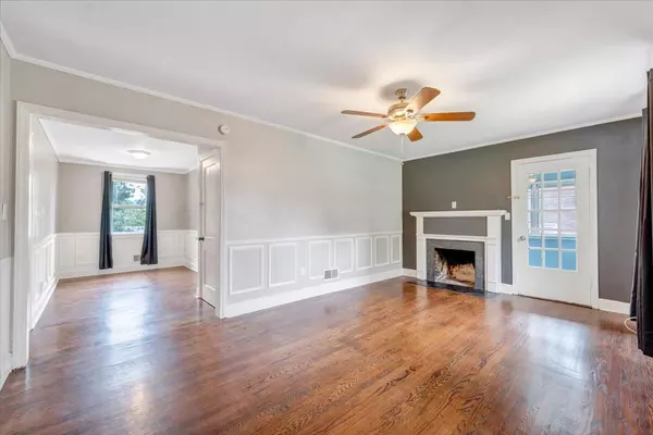 Roanoke, VA 24012,5333 Thornrose RD
