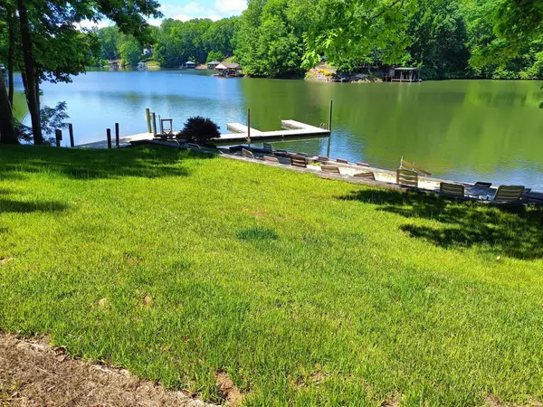 Moneta, VA 24121,41 Long Pine CT