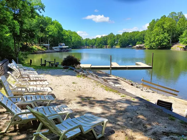 Moneta, VA 24121,41 Long Pine CT