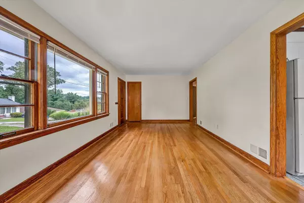 Roanoke, VA 24014,537 Dillard RD