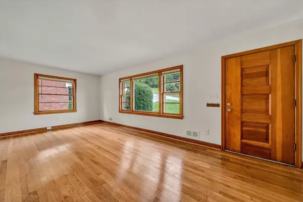 Roanoke, VA 24014,537 Dillard RD