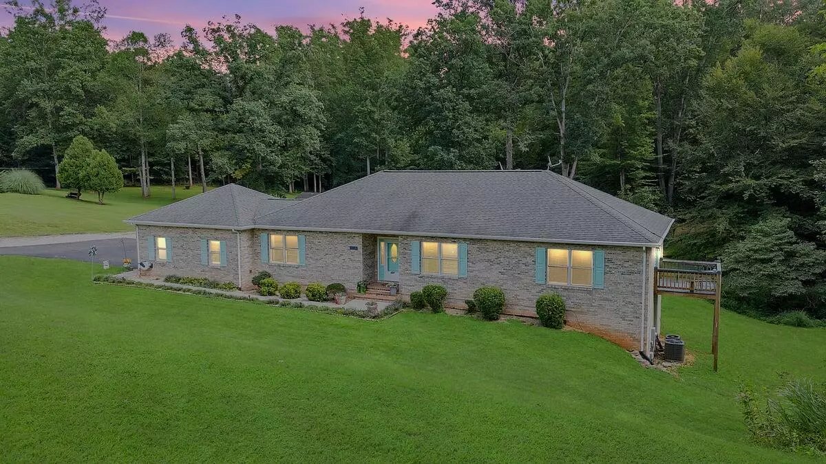 Hardy, VA 24101,114 Barrington CT
