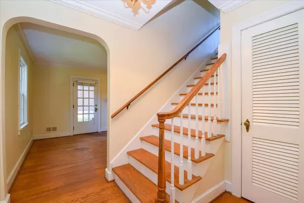 Roanoke, VA 24015,2414 Fairway DR