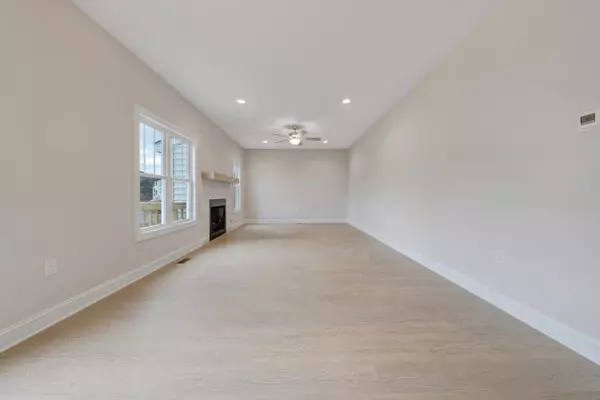 Salem, VA 24153,2804 Russlen DR