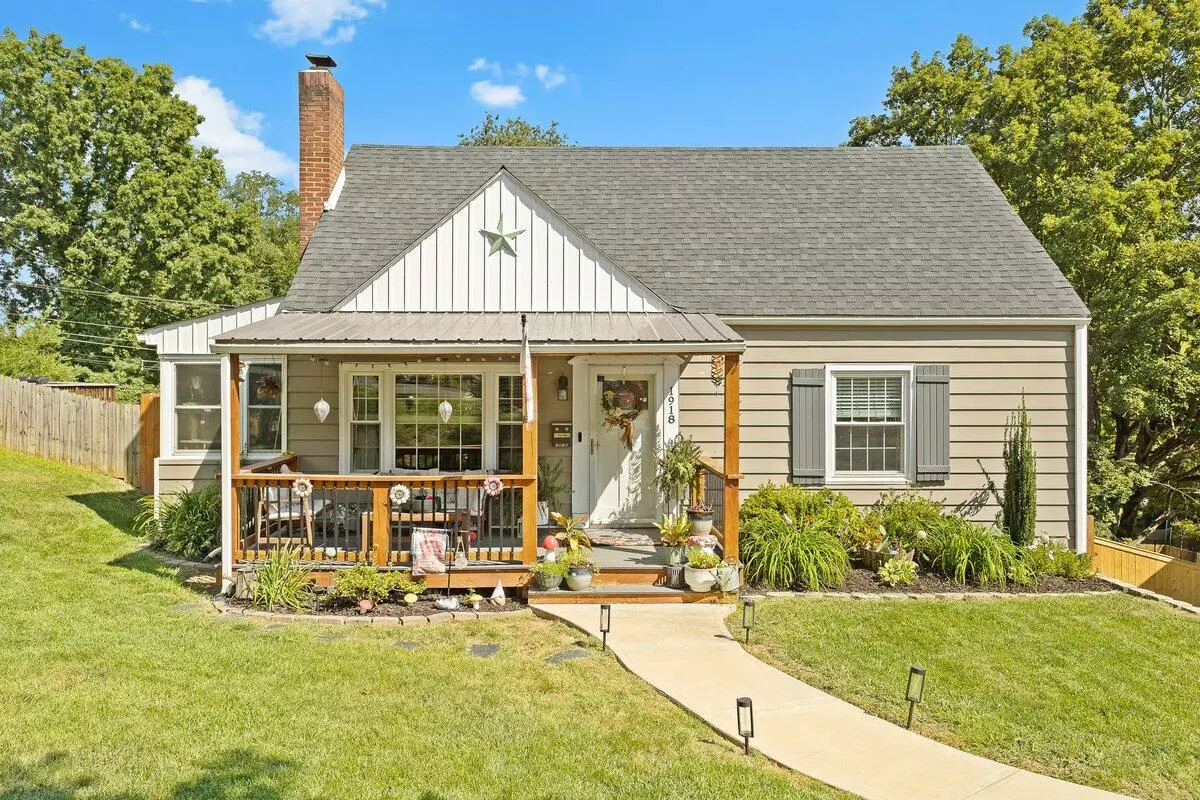 Roanoke, VA 24015,1918 Langdon RD