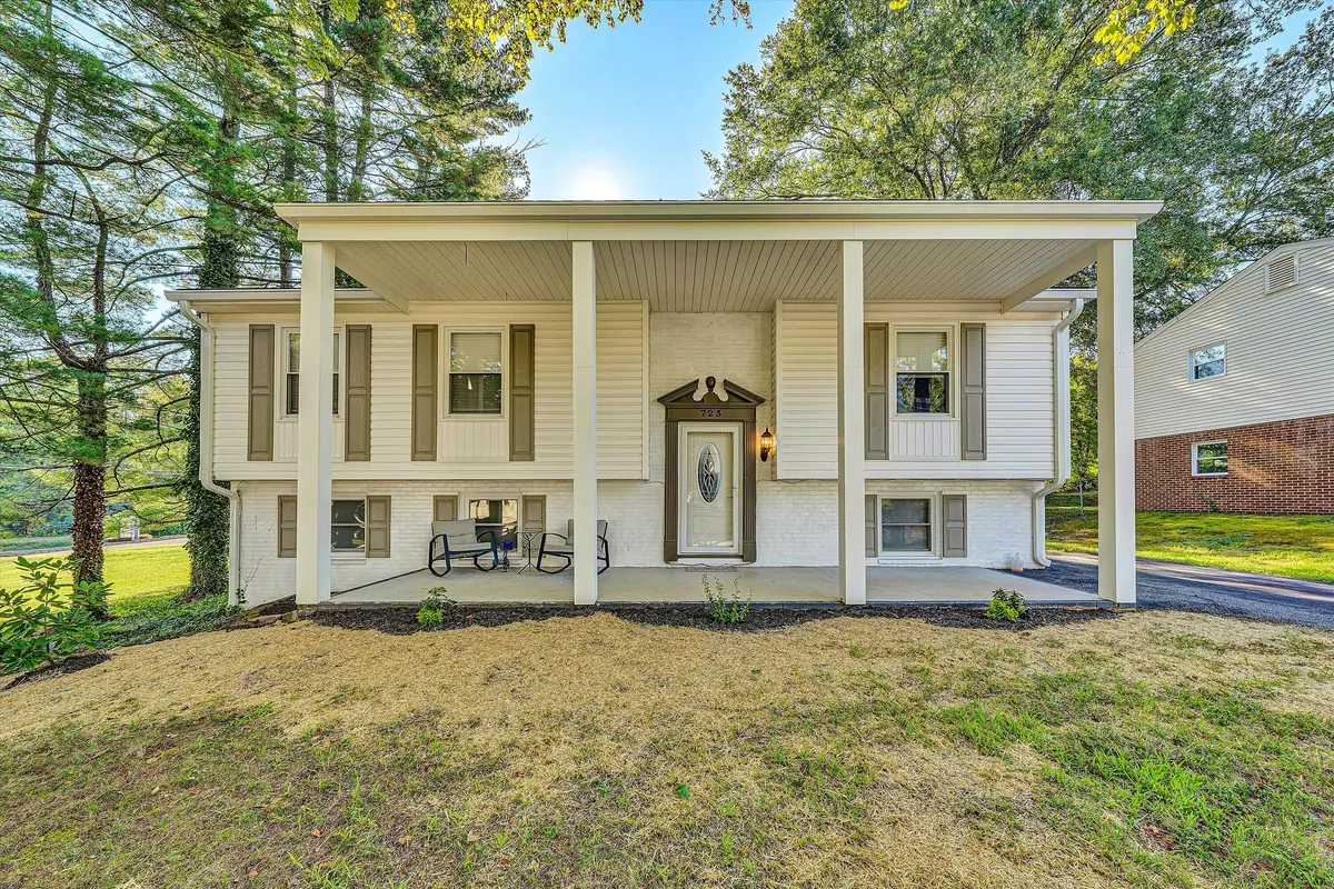 Vinton, VA 24179,723 Finney DR