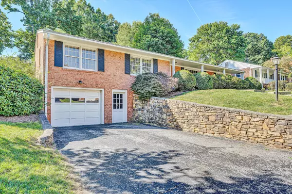 Roanoke, VA 24018,3008 Lofton RD