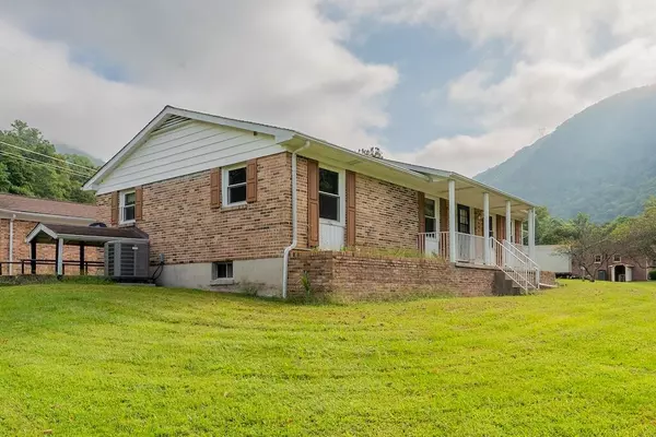 Pembroke, VA 24136,1838 Cascade DR