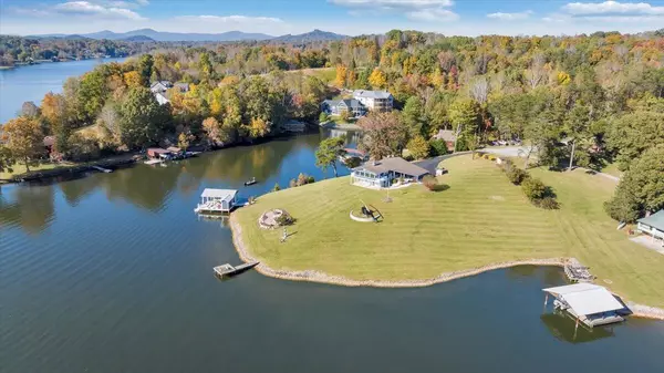 1191 Rebel LN, Goodview, VA 24095